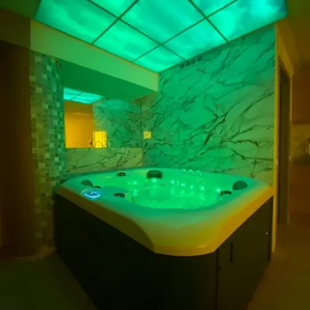 Jacuzzi Old Town Free Parking