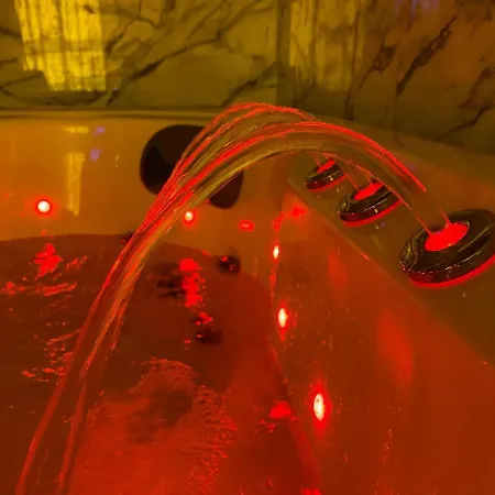 Jacuzzi Old Town Free Parking *